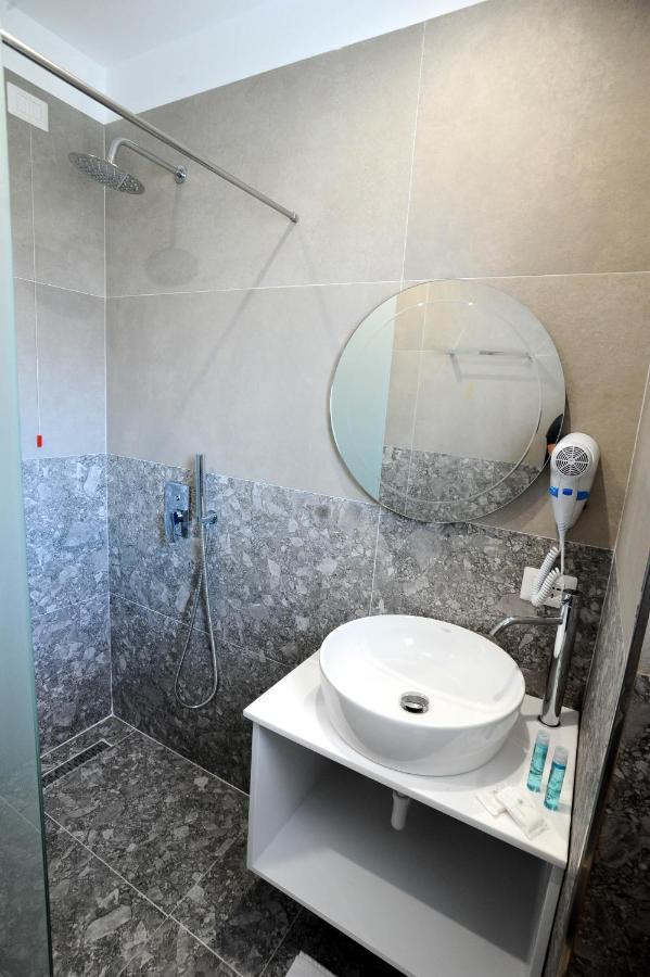 Afrodite Suites Саранда Экстерьер фото